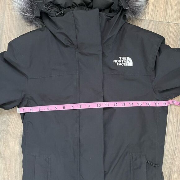 The North Face Women’s Parka Black - Picture 15 of 16
